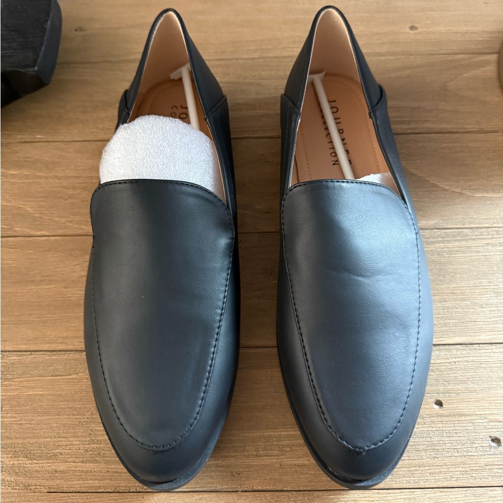 Journee Collection Women's Corinne Loafer Shoes Size 10 Black